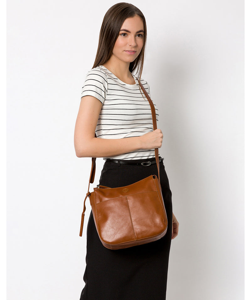 'Farlow' Vintage Dark Tan Leather Shoulder Bag image 7
