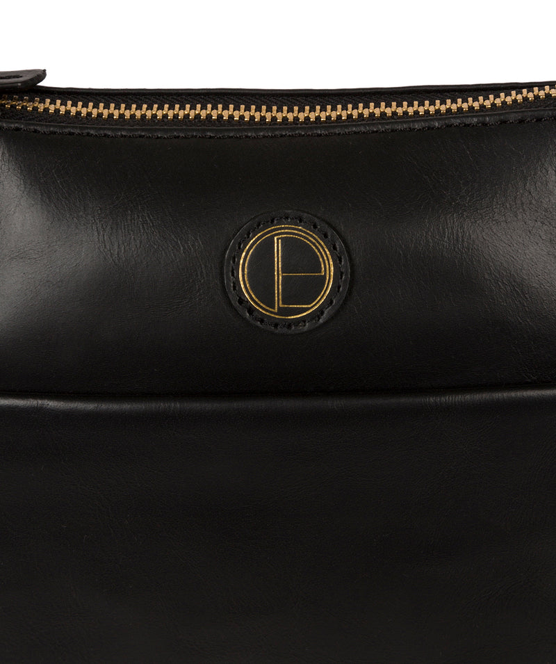 'Newark' Vintage Black Leather Handbag image 6