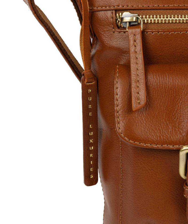 'Cleeton' Vintage Dark Tan Leather Shoulder Bag image 6