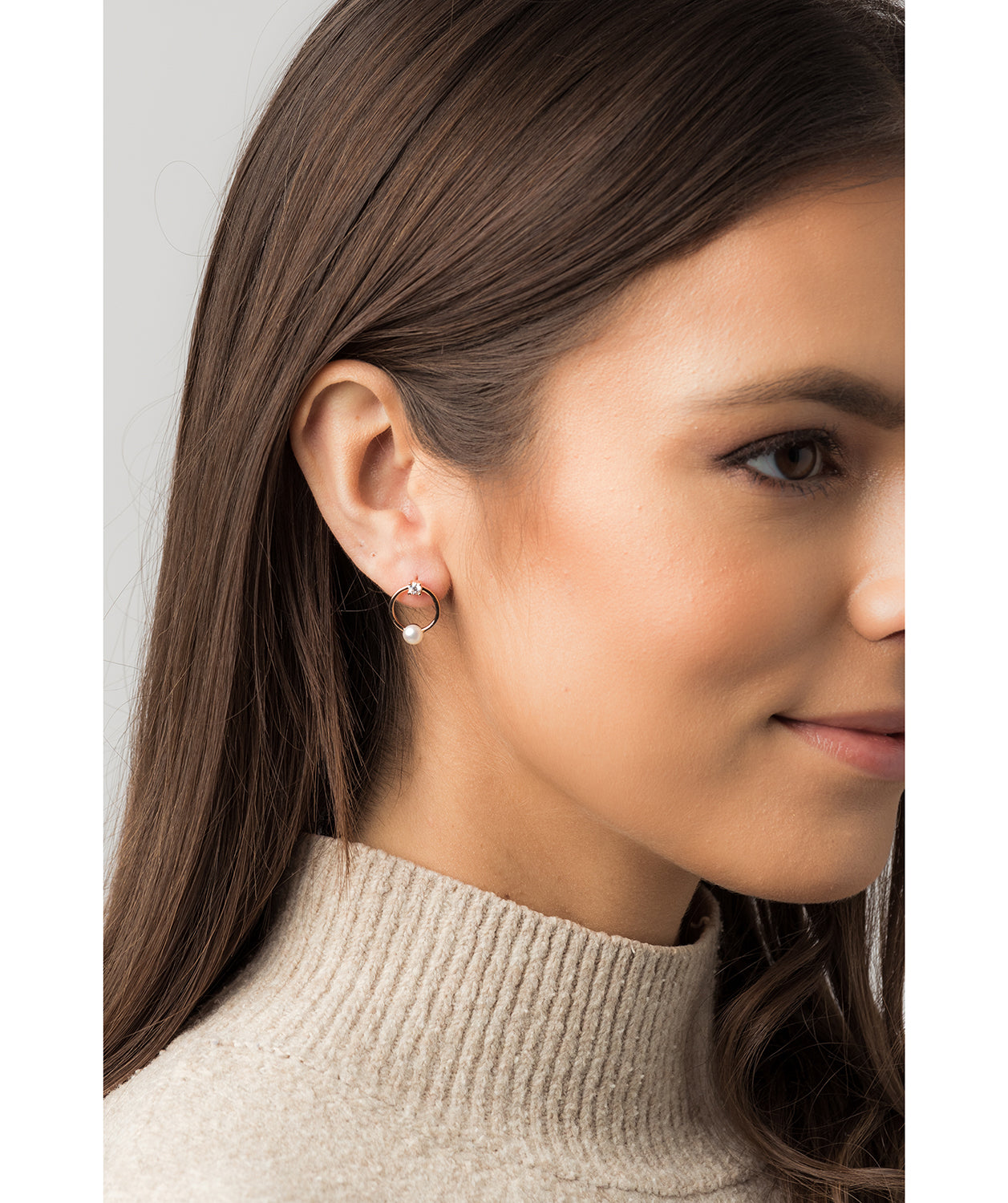 Karson earrings rose gold and freshwater pearl detail