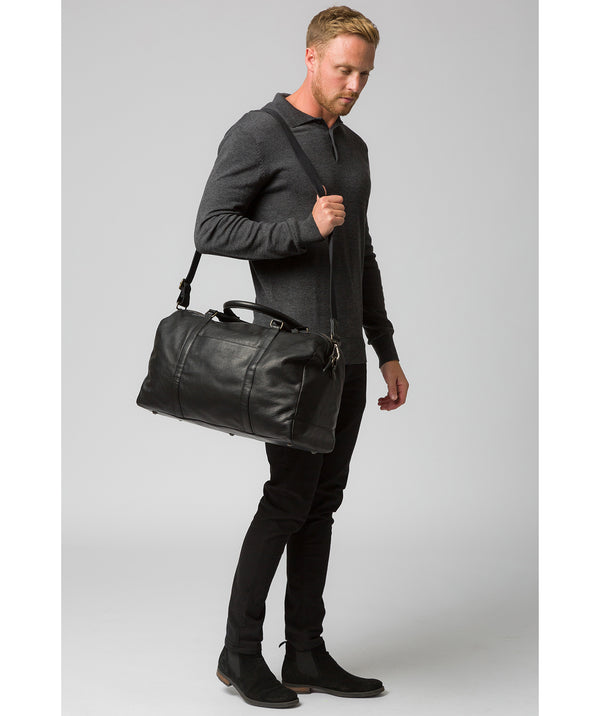 'Konan' Black Leather Holdall image 2